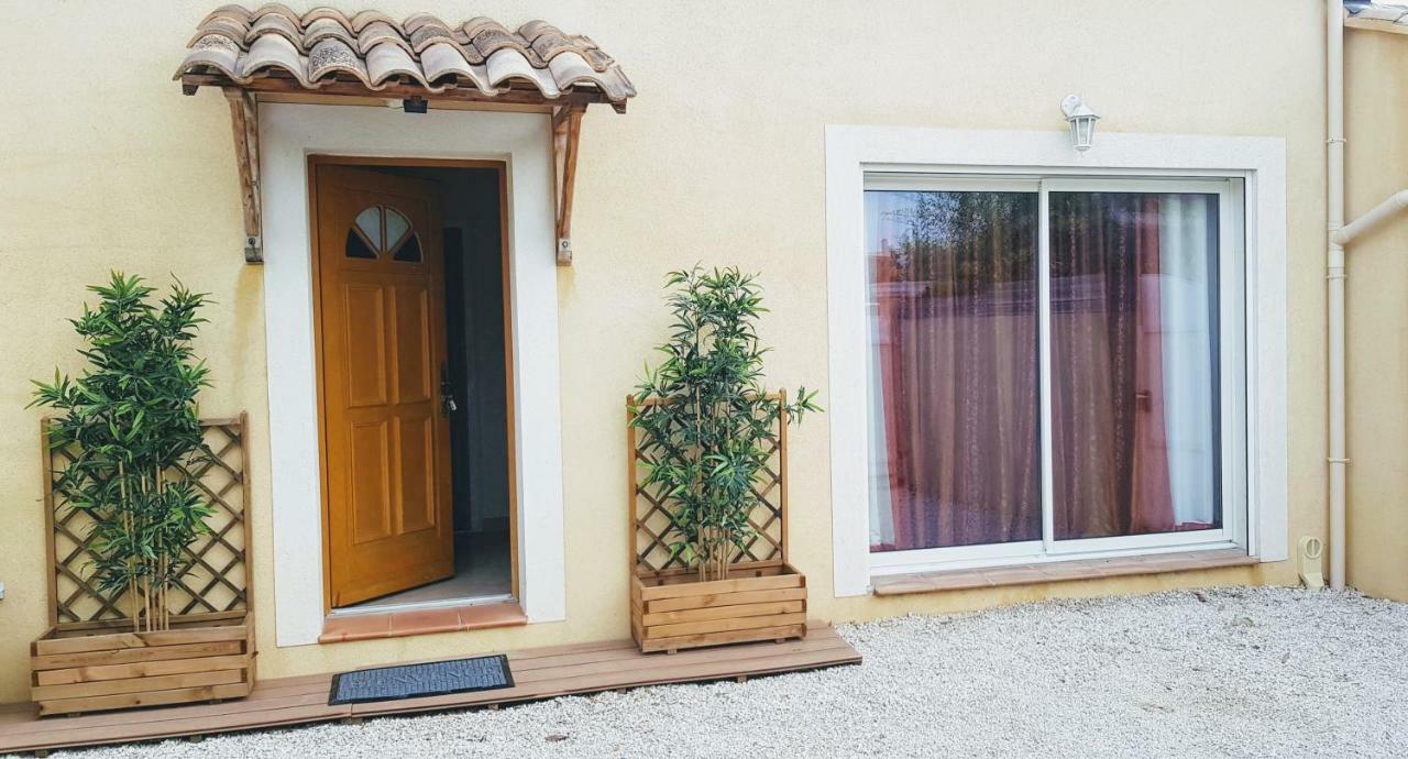 Ferienhaus Maison Avec Jardin Au Calme La Crau
